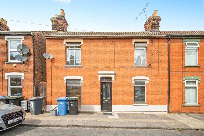 3 Bedroom Semi Detached House For Sale In Cowell Street, Ipswich, IP2