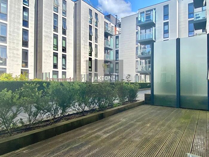 1 Bedroom Flat For Sale In Central Street, St Luke's, London, EC1V
