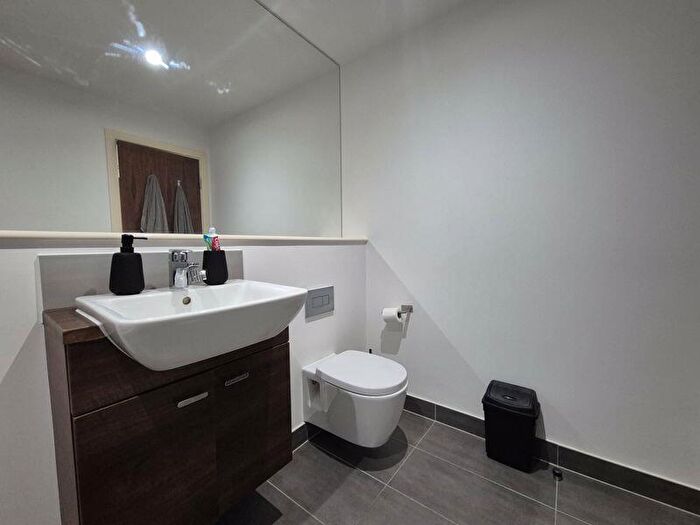1 Bedroom Apartment For Sale In The Strand, Liverpool, L2
