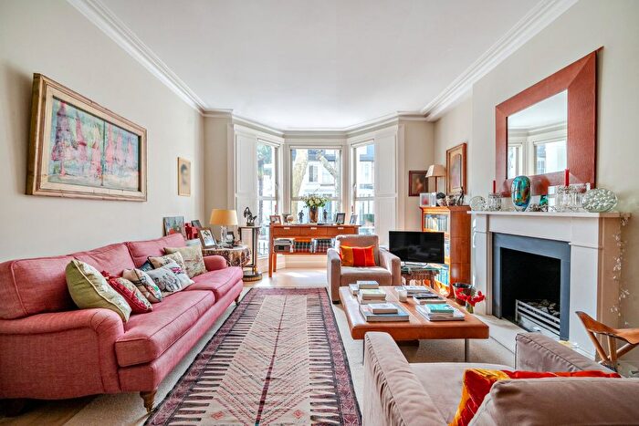 3 Bedroom Flat For Sale In Barclay Road, Fulham, London, SW6