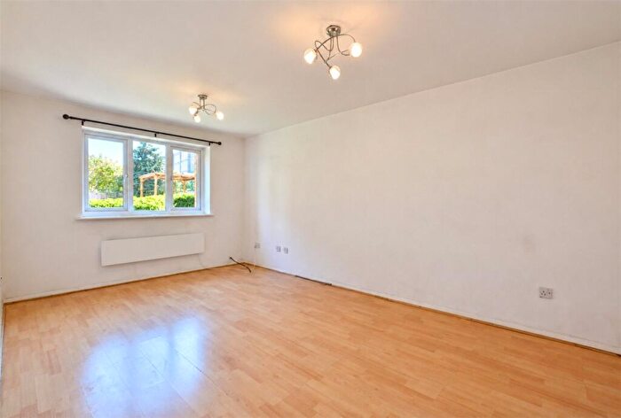 1 Bedroom Apartment To Rent In Frank Burton Close, London, SE7