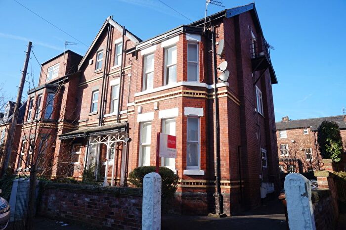 2 Bedroom Flat To Rent In Victoria Avenue, Manchester, M20