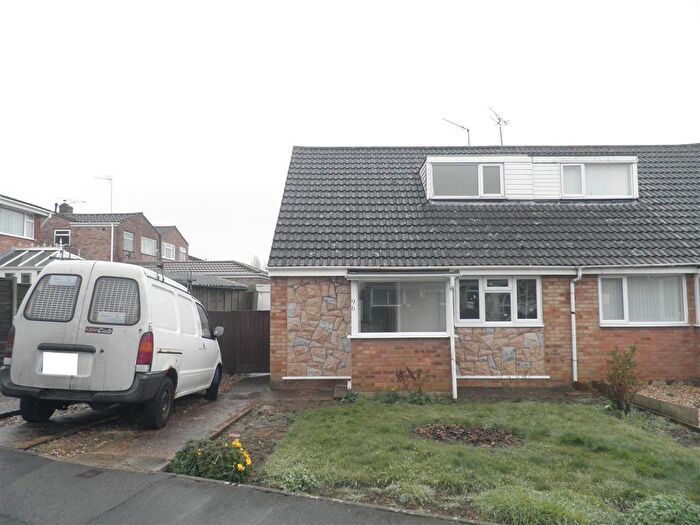 3 Bedroom Semi-Detached House To Rent In Firs Drive, Rugby, CV22