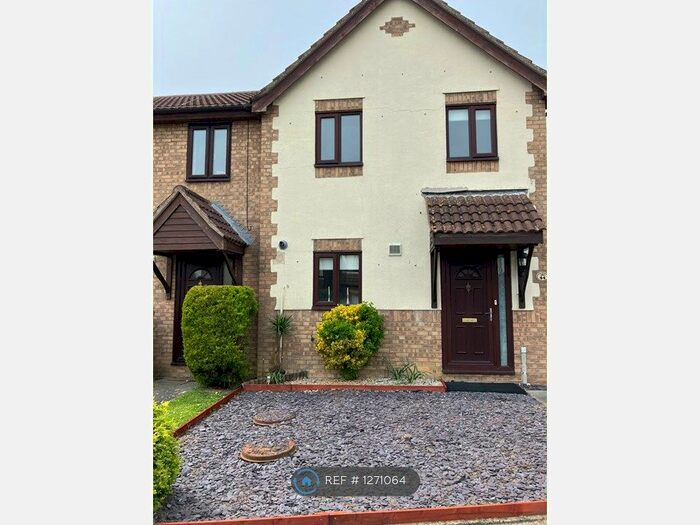 3 Bedroom Semi-Detached House To Rent In Eagle Way, Huntingdon, PE29