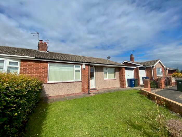 3 Bedroom Bungalow To Rent In Cresswell Drive, Red House Farm, NE3