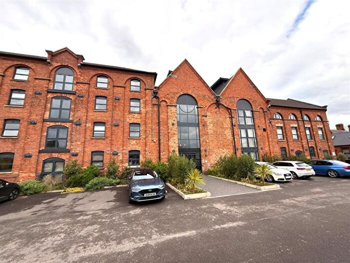 2 Bedroom Apartment For Sale In Wetmore Road, Burton-On-Trent, DE14