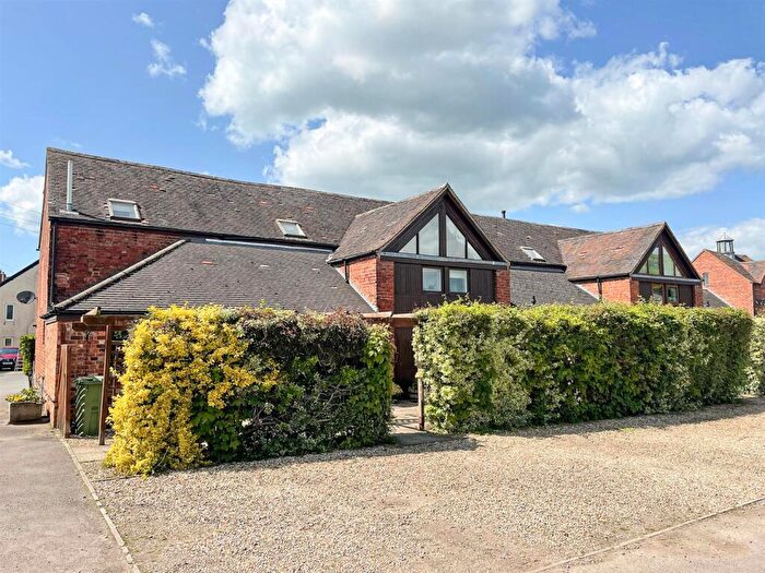 2 Bedroom House To Rent In Swindon Lane, Cheltenham, GL50