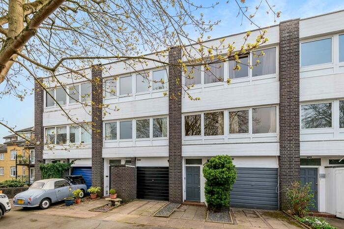 4 Bedroom Town House To Rent In The Avenue Beckenham, BR3