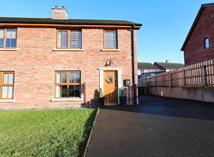 3 Bedroom Semi-Detached House For Sale In Cloverdale, Donaghcloney, BT25