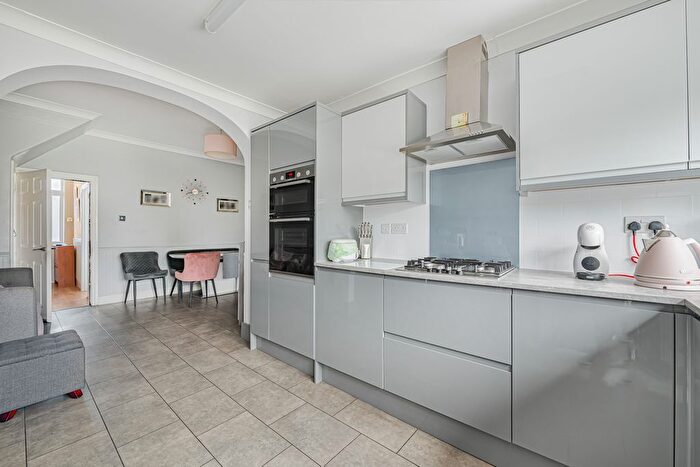 4 Bedroom Terraced House For Sale In Dumbreck Road, Eltham Park, SE9