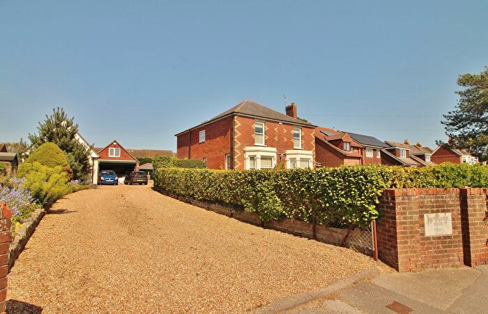 4 Bedroom Detached House For Sale In Main Road, Southbourne, PO10