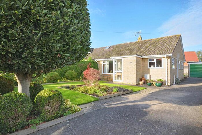 2 Bedroom Semi-Detached Bungalow For Sale In Kentisworth Road, Marnhull, DT10