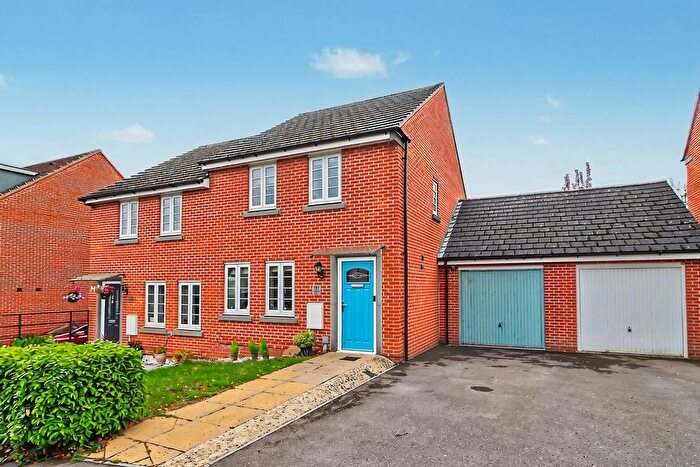 3 Bedroom Semi Detached House For Sale In Appleton Drive, Basingstoke, RG24