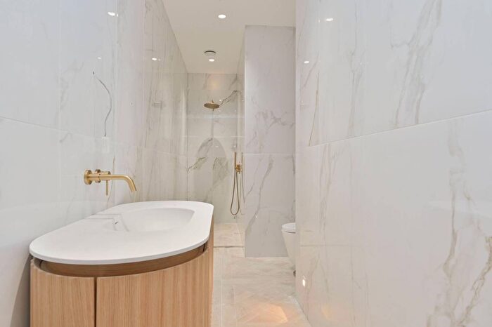 2 Bedroom Flat To Rent In Homer Row, Marylebone, London, W1H