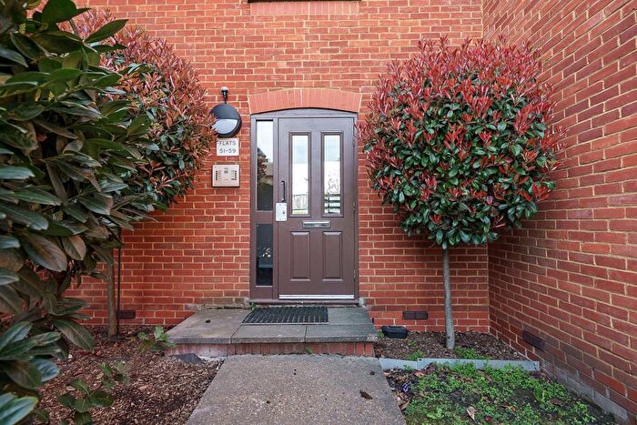 2 Bedroom Flat To Rent In Bowman Mews, London, SW18