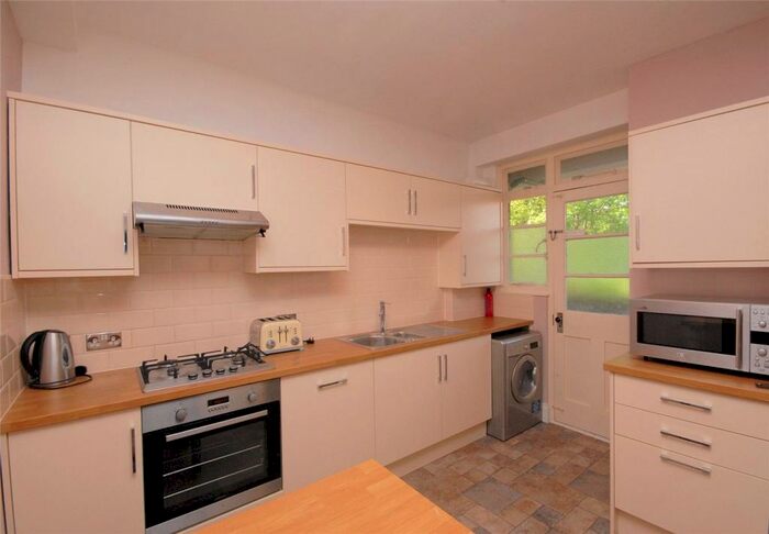 2 Bedroom Apartment To Rent In Selwyn Court, Blackheath Village, London, SE3