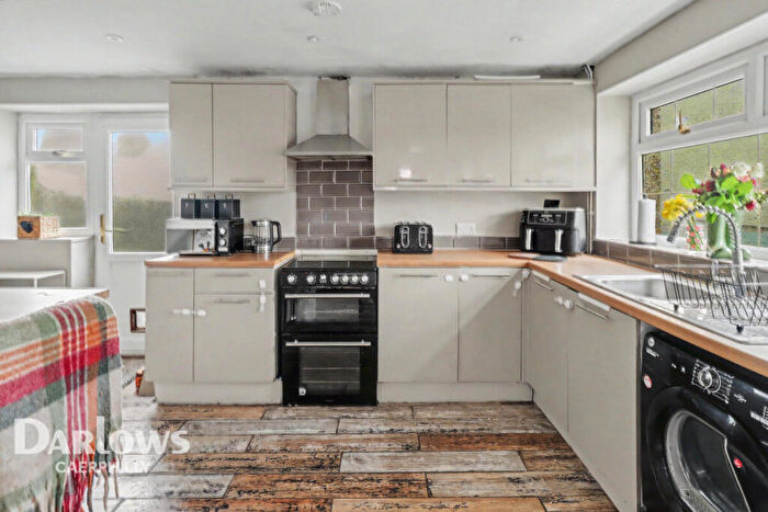 3 Bedroom Semi-Detached House For Sale In Cefn-Y-Lon, Caerphilly, CF83