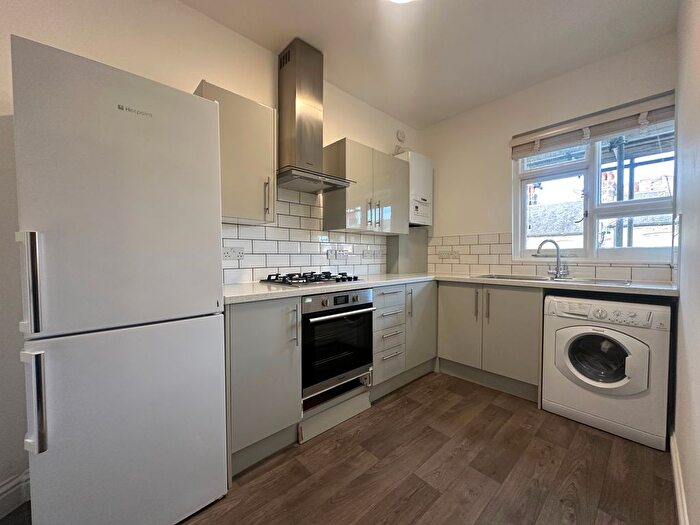 1 Bedroom Flat To Rent In Merrow Street, Walworth Village, London, SE17