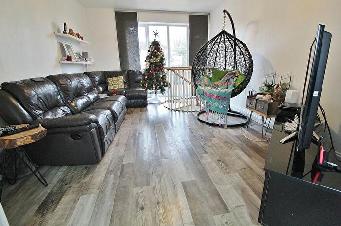 4 Bedroom Detached Bungalow For Sale In Stakes Road, Purbrook, PO7