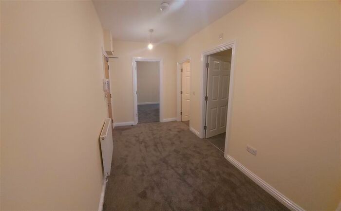 2 Bedroom Property To Rent In The Kingsway, Swansea, SA1