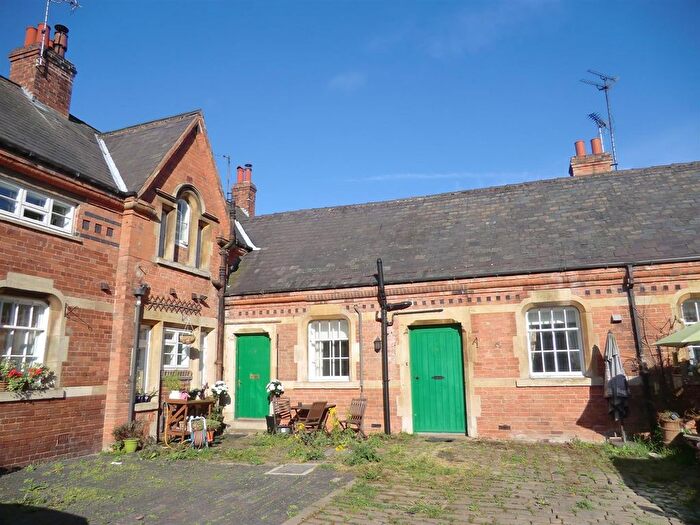 2 Bedroom Cottage To Rent In Main Street, Kirklington, Newark, NG22