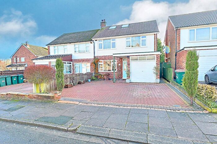 4 Bedroom Semi Detached House For Sale In Wolverton Road, Coventry, CV5