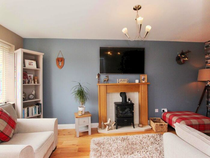 5 Bedroom Detached House For Sale In Graig Y Mynydd, Gelliseren, Tonyrefail, CF39