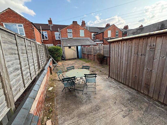 4 Bedroom House To Rent In Ashburnham Road, Northampton, NN1