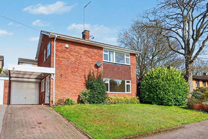 3 Bedroom Detached House For Sale In Dorchester Grove, Banbury, OX16
