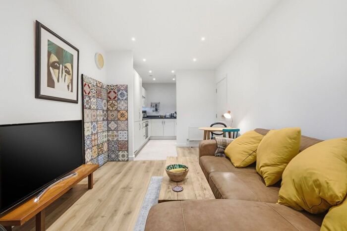 1 Bedroom Flat For Sale In Holden House, High Road Leyton, Leyton, E10