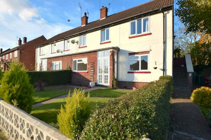 2 Bedroom Apartment To Rent In Thirlmere Avenue, Slough, Berkshire, SL1