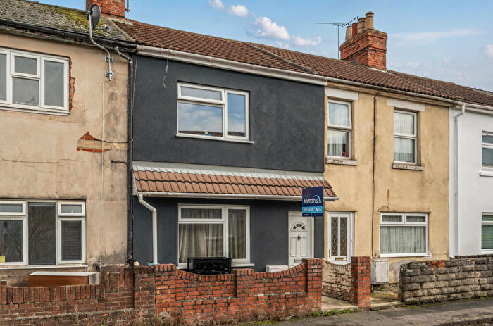 3 Bedroom Terraced House For Sale In Alexandra Road, Swindon, Wiltshire, SN1