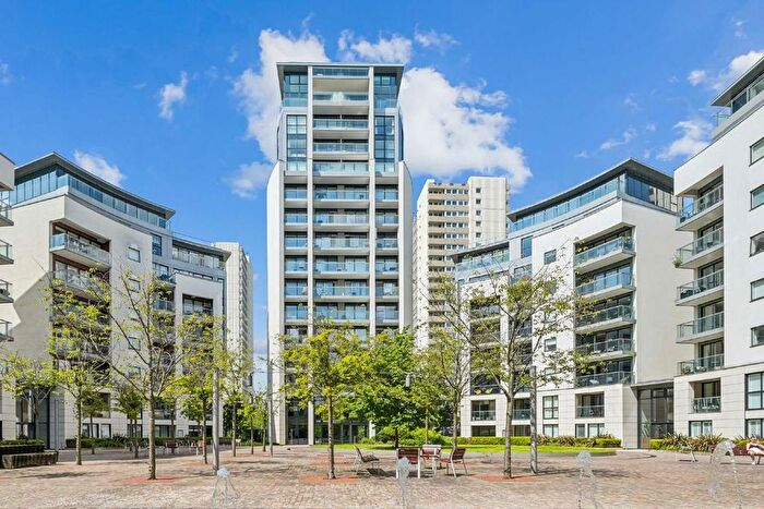 3 Bedroom Flat For Sale In Pump House Crescent, Brentford, TW8