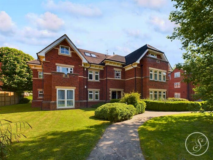2 Bedroom Flat For Sale In Wood Moor Court, Sandmoor Avenue, LS17