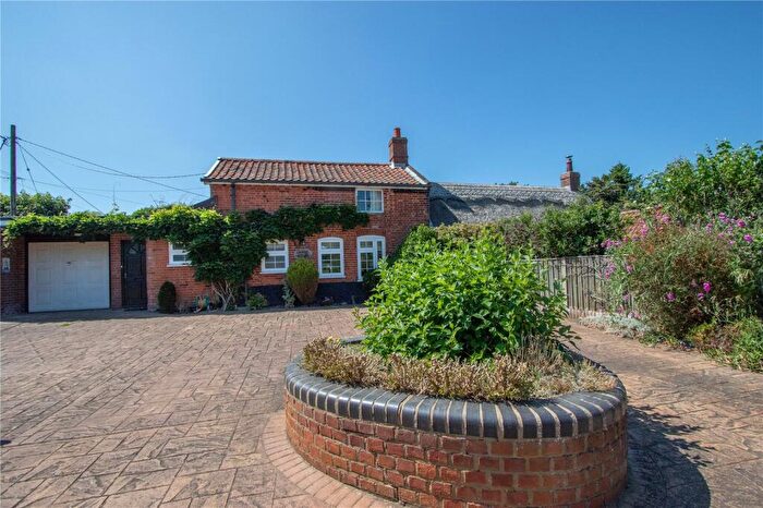 4 Bedroom Semi-Detached House For Sale In Low Road, Friston, IP17
