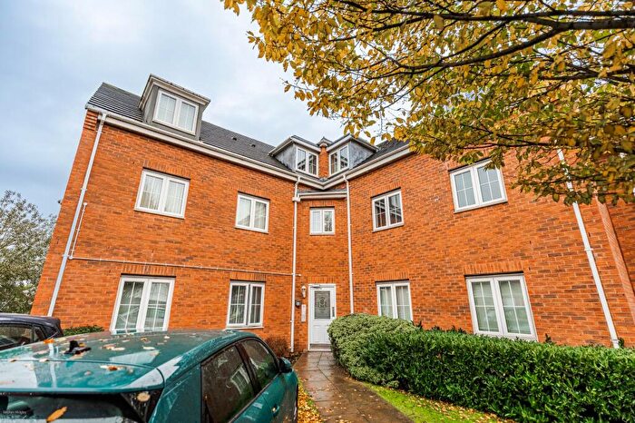 2 Bedroom Apartment For Sale In Gabriel Court, Leeds, LS10