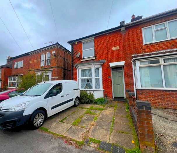 2 Bedroom Semi-Detached House To Rent In Kent Road, St Denys, Southampton, Hampshire, SO17