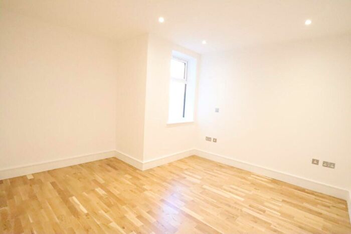 1 Bedroom Flat To Rent In Farwig Lane, Bromley, BR1