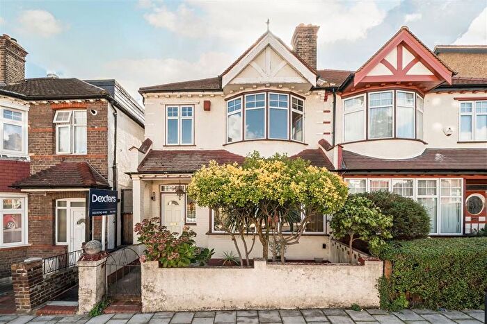 3 Bedroom Semi-detached House For Sale In Craignair Road, Brixton, SW2