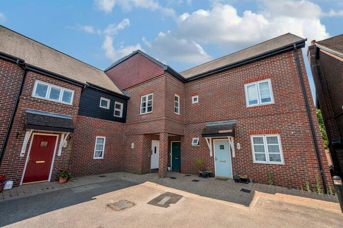 1 Bedroom Flat For Sale In Holders Close, Billingshurst, RH14