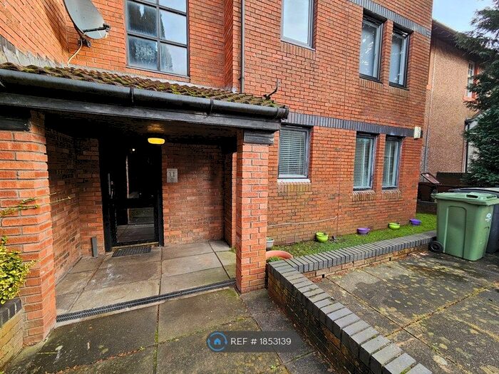 2 Bedroom Flat To Rent In Lylesland Court, Paisley, PA2