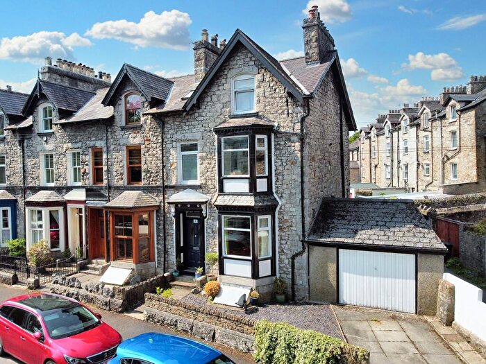 4 Bedroom End Of Terrace House For Sale In South Road, Kendal, LA9