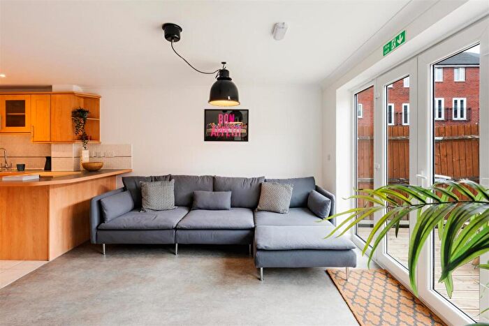 6 Bedroom House To Rent In Beatrix Place, Horfield, Bristol, BS7