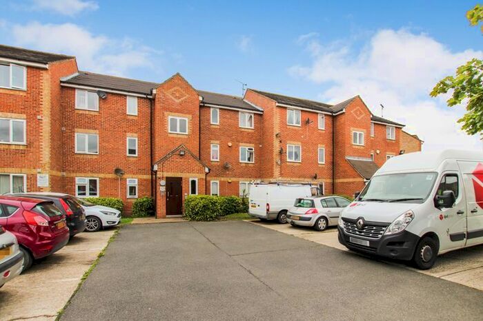 2 Bedroom Flat To Rent In Danbury Crescent, South Ockendon, RM15