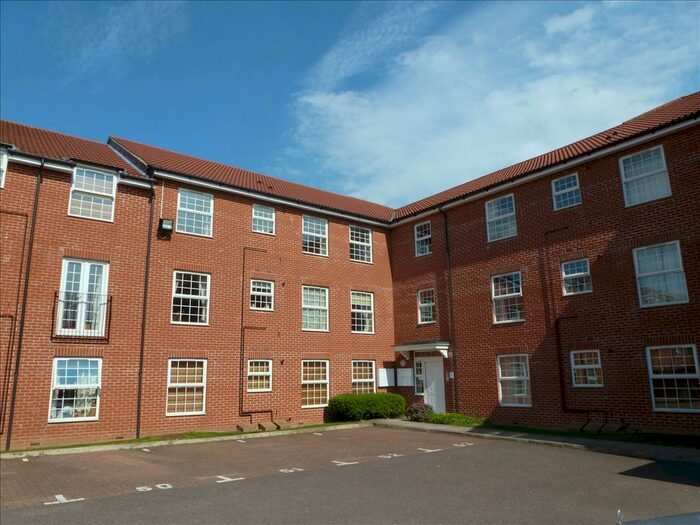 2 Bedroom Apartment To Rent In Bridge Court, Welwyn Garden City, AL7