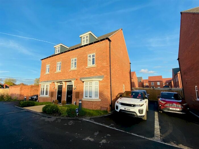 3 Bedroom Town House To Rent In Percival Way, Hugglescote, Coalville, LE67