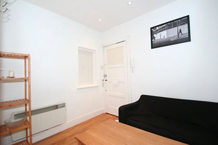 1 Bedroom Flat To Rent In Hendon Way, London, NW4