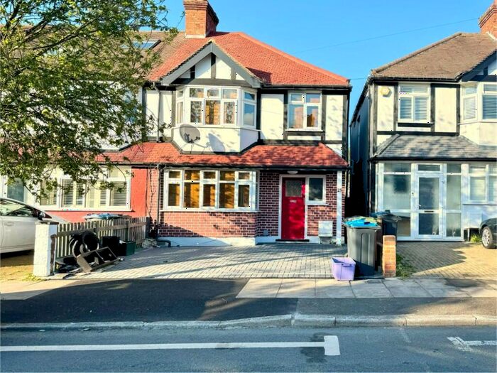 4 Bedroom Semi-Detached House To Rent In Dahlia Gardens, Mitcham, Surrey, CR4