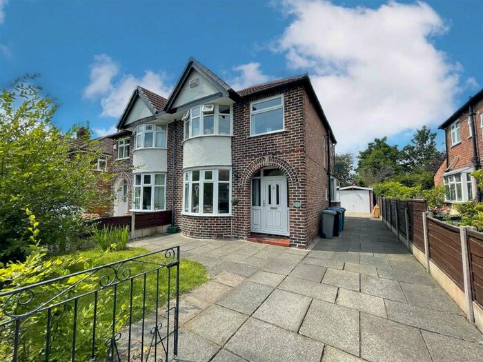 3 Bedroom Semi-Detached House To Rent In Walton Road, Sale, M33