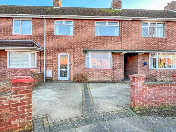 3 Bedroom Terraced House To Rent In Bempton Grove, Grimsby, DN32